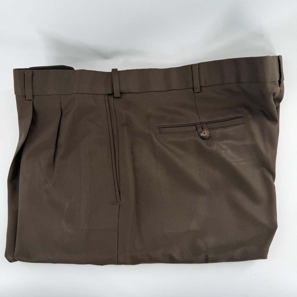 Roundtree & Yorke Mens 42x30 Brown Pleated Cuffed Easy Care Dress Pants Trousers